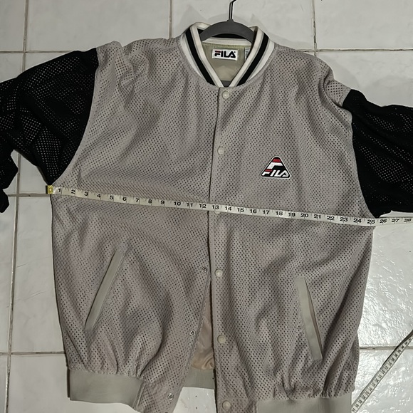 Men’s Fila jacket L machine wash hang drylike new - Picture 10 of 11